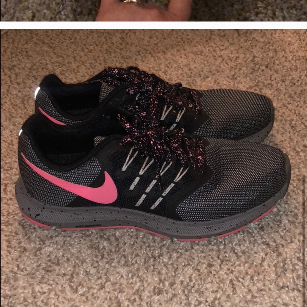 Nikes - Picture 2 of 3